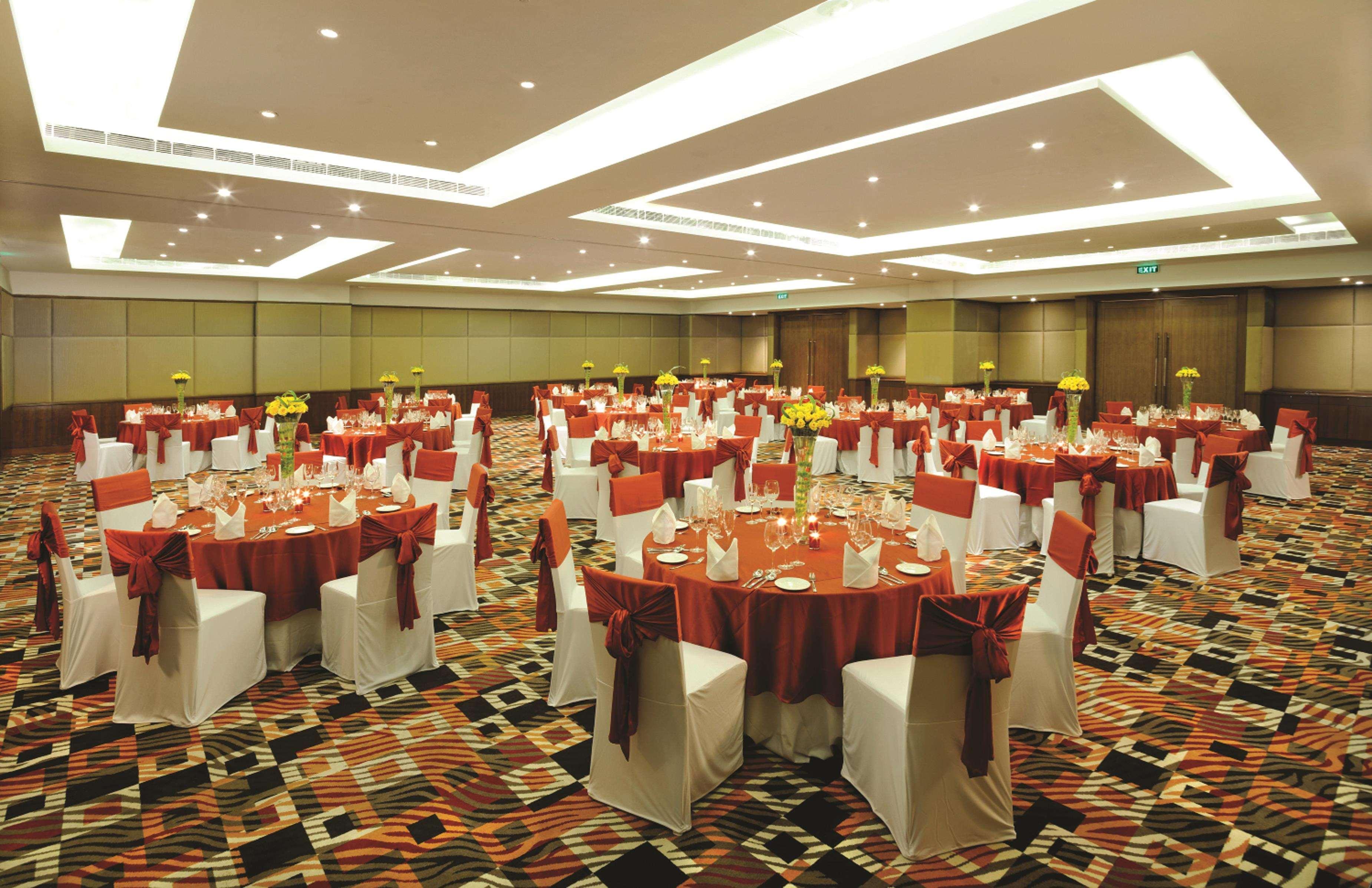 Doubletree By Hilton Gurgaon New Delhi Ncr Hotel Étterem fotó