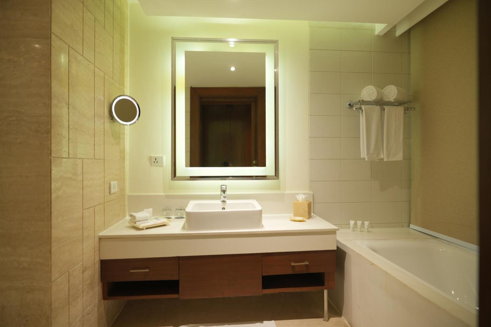 Doubletree By Hilton Gurgaon New Delhi Ncr Hotel Kültér fotó