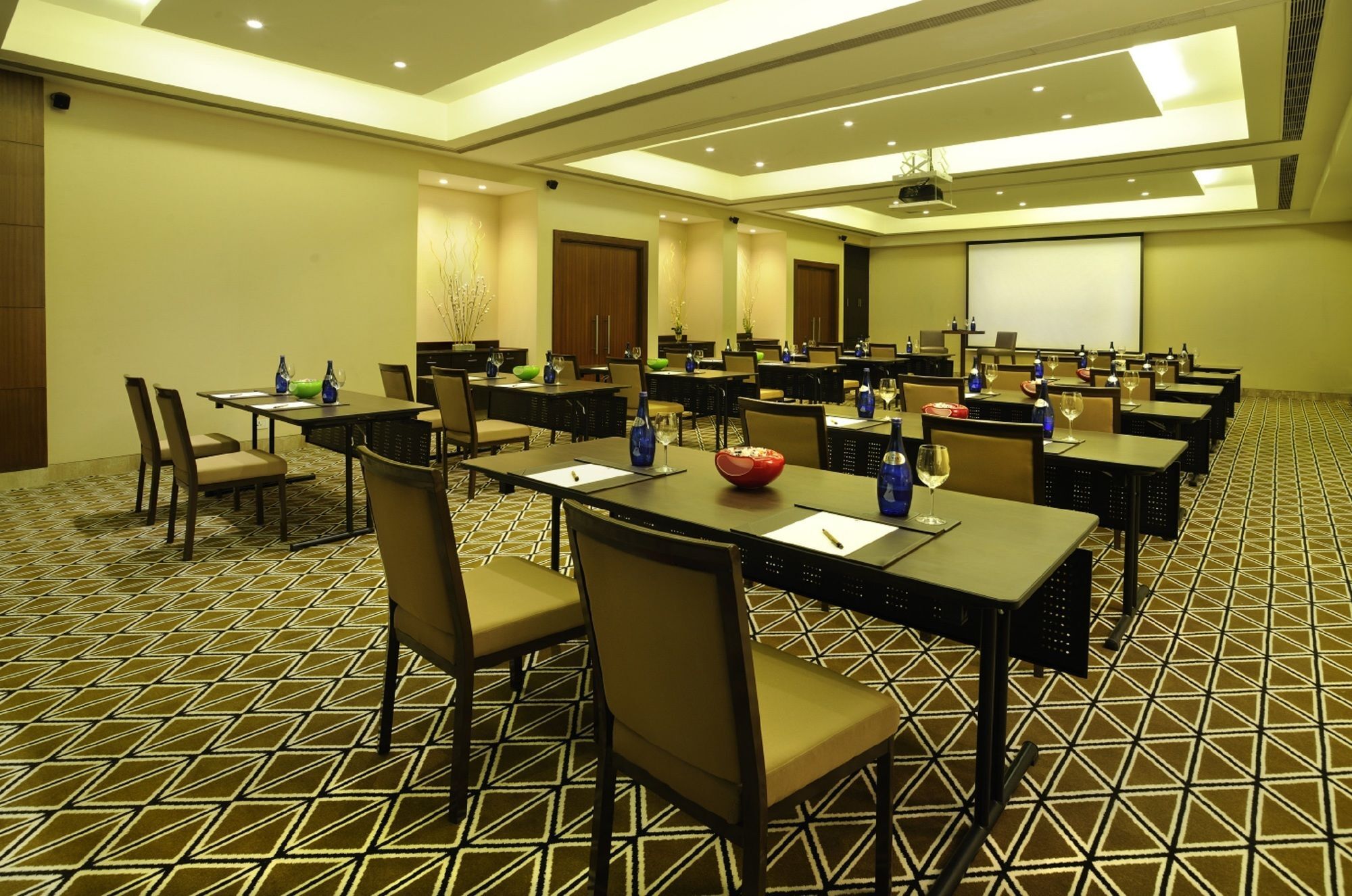 Doubletree By Hilton Gurgaon New Delhi Ncr Hotel Üzleti fotó